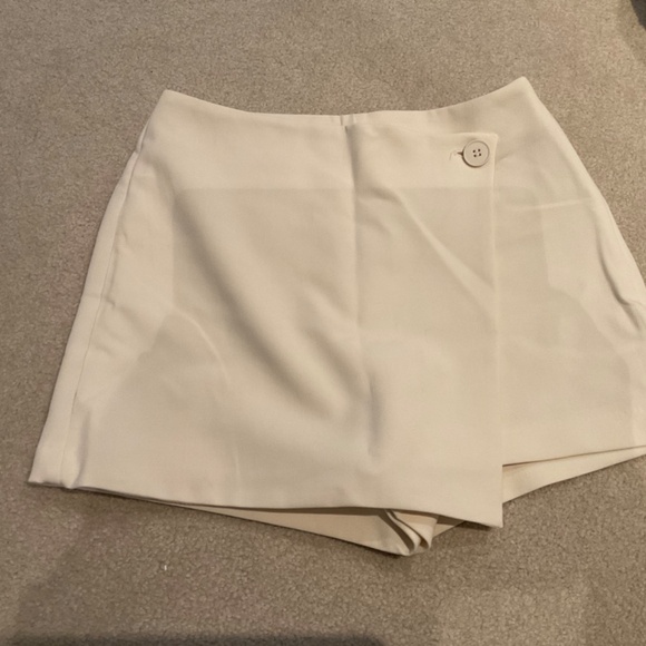 NWT. Peyton asymmetric mini skort - Picture 7 of 7